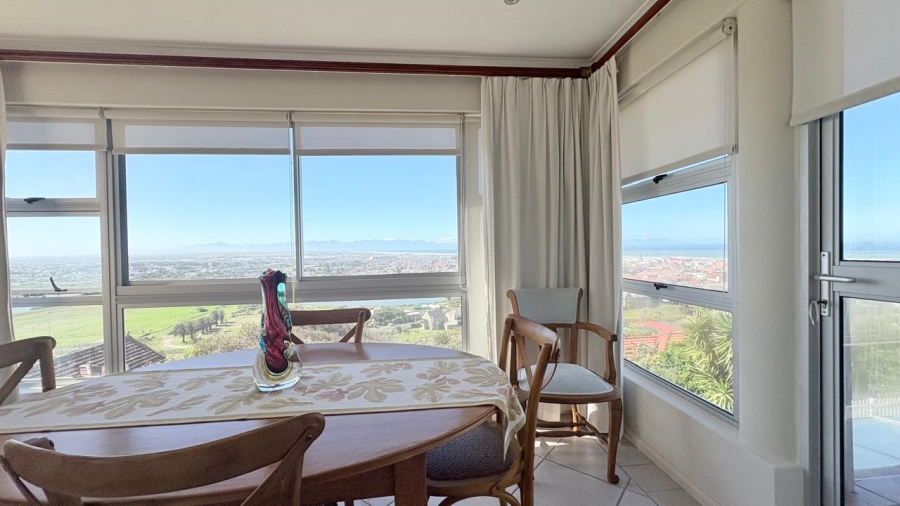To Let 3 Bedroom Property for Rent in Muizenberg Western Cape